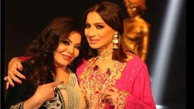 بالفيديو.. فنانة شهيرة تعطى ليلى غفران مهدئات فى عزاء ابنتها