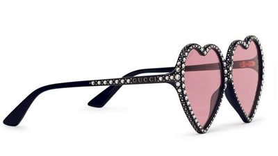 لصيف 2019.. نظارات شمسية مستوحاة من النجم الشهير إلتون جون