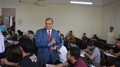 محمد المحرصاوي يتفقد سير عملية الامتحانات بجامعة الأزهر