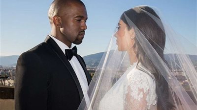 بالصور.. كيم كارداشيان تحتفل بالذكرى الخامسة لزفافها