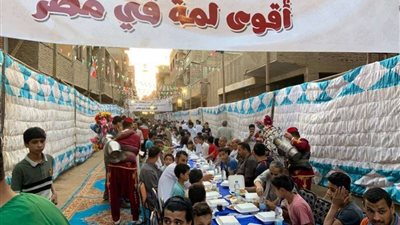 بالصور.. شبرا الخير واتصالات مصر تنظمان أطول مائدة إفطار جماعي بالقليوبية