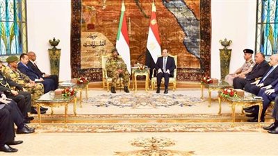 السيسي يستقبل رئيس المجلس العسكري السوداني.. ونواب: توطيد للعلاقات