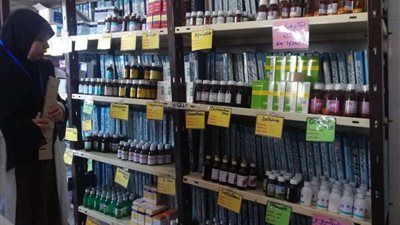 فريق طبي دولي يساعد باكستان في فحص المصابين بمرض 