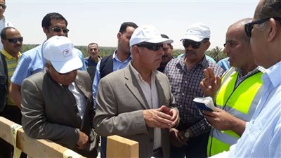 وزير النقل يتابع أعمال إنشاء 3 محاور على النيل بأسوان وقنا