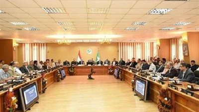 محافظ الشرقية يُوجه بتكثيف الحملات المسائية على الكافتيريات والمقاهي