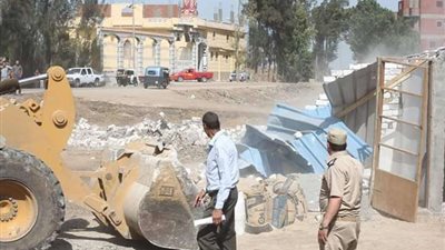 إزالة ١٩ ألف متر تعديات على ترع الري في البحيرة