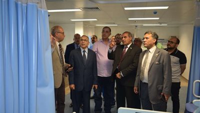 رئيس جامعة الأزهر يتفقد قسم جراحة القلب والصدر بمستشفى باب الشعرية.. صور