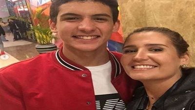 شاهد.. هنا شيحة تثير الجدل بصورة جديدة مع نجلها الأكبر