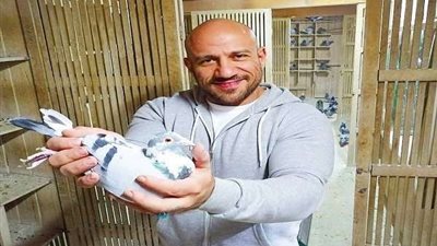 شاهد.. صورة جديدة لـ أحمد مكي من داخل 