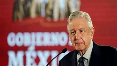 طائرة رئيس المكسيك تتعرض لحادث عرضي في الجو