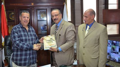 محافظ بني سويف يعتمد نتيجة الإعدادية بنسبة نجاح 72.8% للنظامي و29% للمنازل