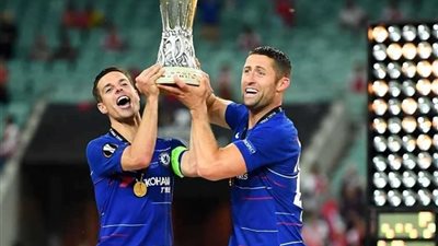 مدافع تشيلسي بعد الفوز بالدوري الأوروبي.. ساري مدرب عظيم ويستحق اللقب