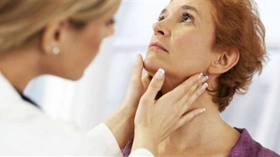 5 مؤشرات تكشف وجود مشاكل بالغدة الدرقية فى الجسم
