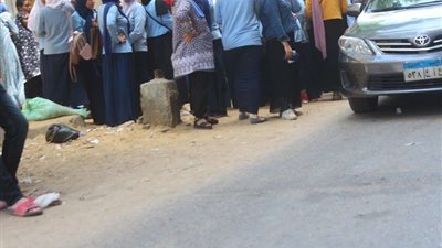 نجاح طلاب أولى ثانوي في أداء امتحان الكيمياء على التابلت