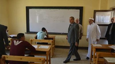 رئيس جامعة الأزهر يتفقد امتحانات الثانوية
