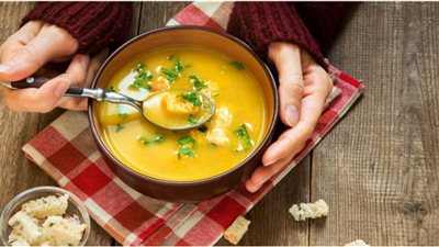 شوربة مائدة الإفطار تعوض السوائل التي يفقدها الجسم أثناء الصيام