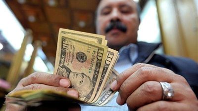 تراجع سعر الدولار في البنك المركزي 10 قروش خلال تعاملات الأسبوع الماضي