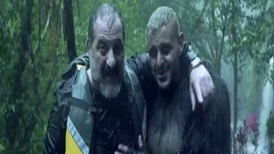 بالفيديو.. خالد الصاوي يتعدى بالضرب على رامز بعد اكتشافه المقلب