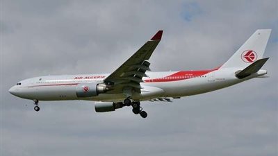 إصابة خمسة عشر راكباً بطائرة كولومبية بسبب مطبات هوائية