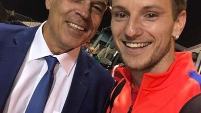 جماهير الزمالك تتغنى برسالة لاعب برشلونة لـ 