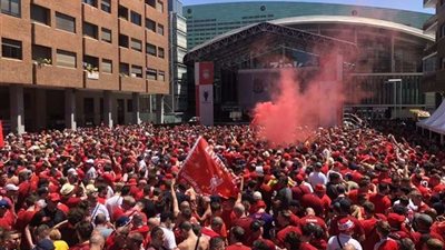 جماهير ليفربول تحتل شوارع مدريد قبل النهائي.. 