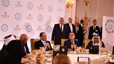بالصور.. السيسي في إفطار الأسرة المصرية: ما يتردد عن صفقة القرن أكاذيب