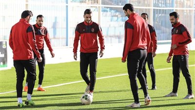 الأهلي يكشف سبب غياب اللاعبين الدوليين عن المران