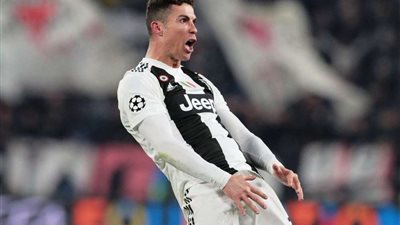 فيديو| هدف رونالدو في اليونايتد يفوز بجائزة الأفضل في دوري أبطال أوروبا