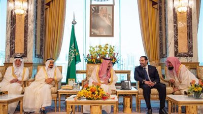 على رأسهم الحريري.. الملك سلمان يستقبل المهنئين بعيد الفطر
