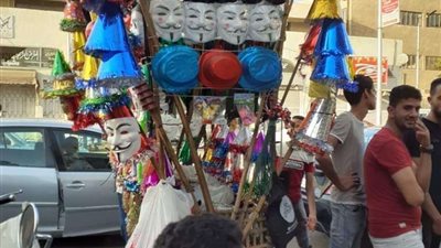 جوائز وهدايا احتفالًا بالعيد في ساحات الصلاة بالوادي الجديد