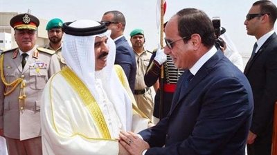 السيسي يتبادل التهاني مع ملك البحرين بمناسبة عيد الفطر المبارك