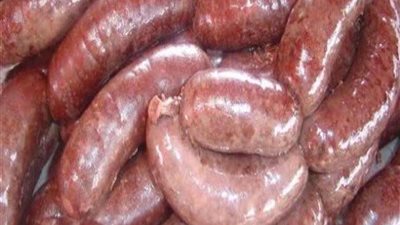 ضبط 800 كيلو سجق فاسد داخل ثلاجة لحوم بالقاهرة