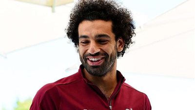 بالصور.. تجمع أهالي نجريج يمنع صلاح من أداء صلاة العيد