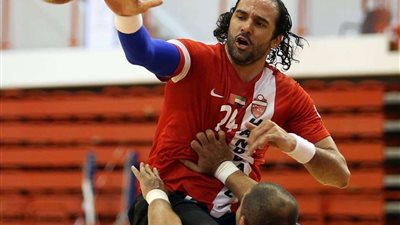 حسين زكي يوجه رسالة  للاعبين بعد السقوط أمام أسبانيا