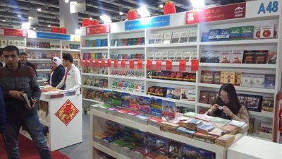 جمال عبد الناصر يتصدر غلاف أهم الكتب الصينية بمعرض الكتاب