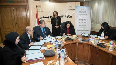 غادة والي تشهد توقيع بروتوكول تفعيل مشروع رفيق المسن