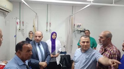 رئيس جامعة بنى سويف يتفقد المستشفى الجامعي في ثاني أيام عيد الفطر