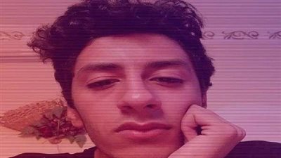 صور تذكارية لطالب الإسكندرية المنتحر بمترو السادات