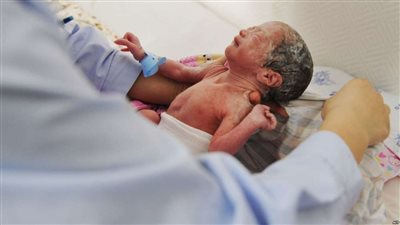 الرضيع المعجزة.. يتحدث بعد 23 يومًا من ولادته