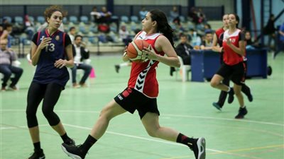 فحص طبي لـ دينا عمرو لاعبة الأهلي للسلة