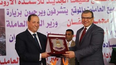 خلال توزيع شهادات 