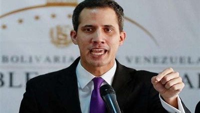 المحكمة العليا الفنزويلية تجمد أرصدة جوايدو وتمنعه من السفر