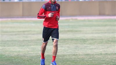 حمدي فتحي يخوض تدريبات تأهيلية بالكرة