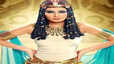 آخرهن رانيا يوسف.. فنانات ظهرن بالزي الفرعوني