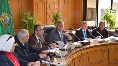 محافظ الإسماعيلية يطالب بسرعة الانتهاء من أعمال التطوير بالمحافظة