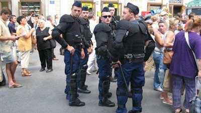 الشرطة المجرية تستجوب 296 شخص على خلفية غرق قارب سياحي