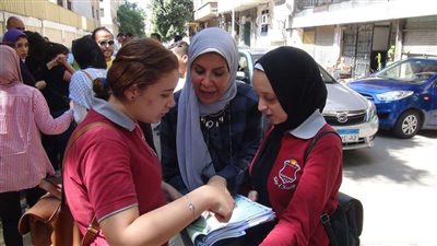بين الإغماءات والارتياح.. أبرز مشاهد أول أيام امتحانات الثانوية العامة
