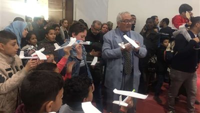 خبير نماذج الطيارات: تواجدنا بمعرض الكتاب لنشر الوعي بالثقافة الجوية