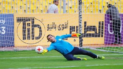 اشتباه بإصابة حارس المصري بالصليبي