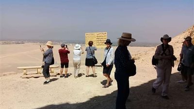 المناطق الأثرية بالمنيا تستقبل وفدًا سياحيًا من ألمانيا وأستراليا